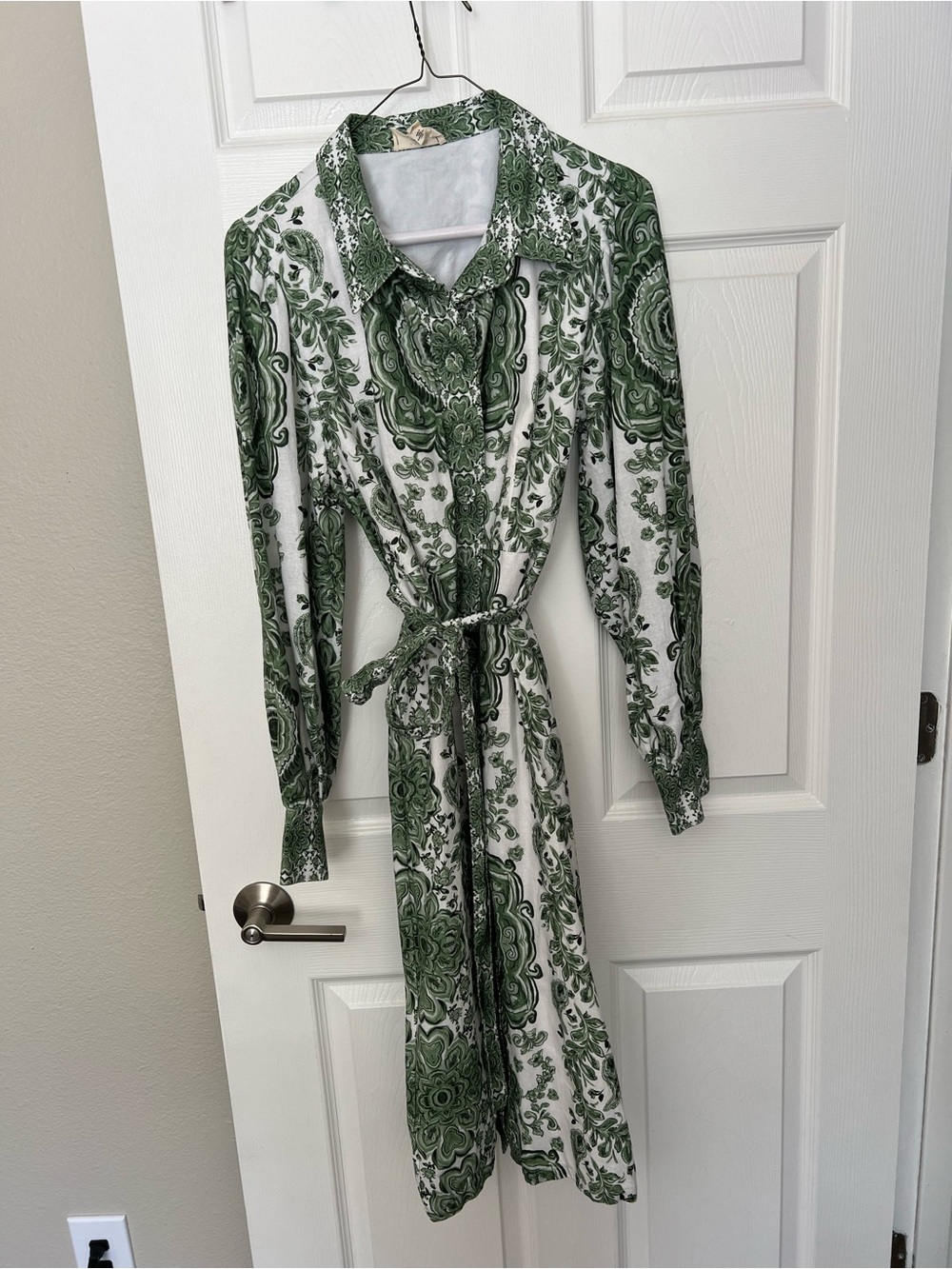Anthropologie Green & White Paisley Tie-Waist Shirt Dress
